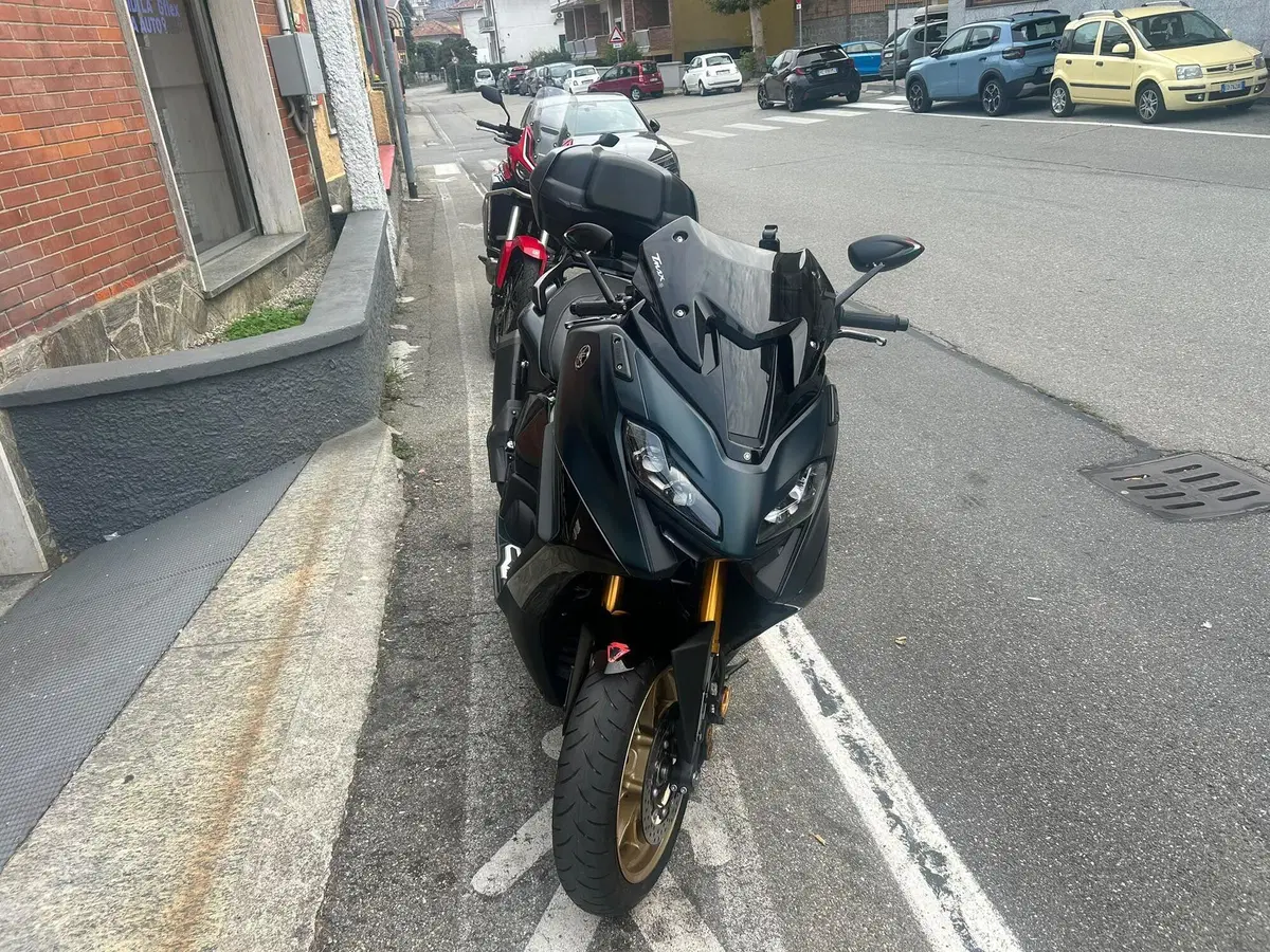 Yamaha T-Max 560 Tech Max (2022 - 24) (3)