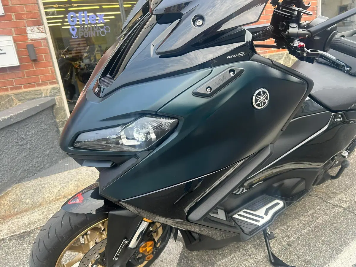 Yamaha T-Max 560 Tech Max (2022 - 24) (4)