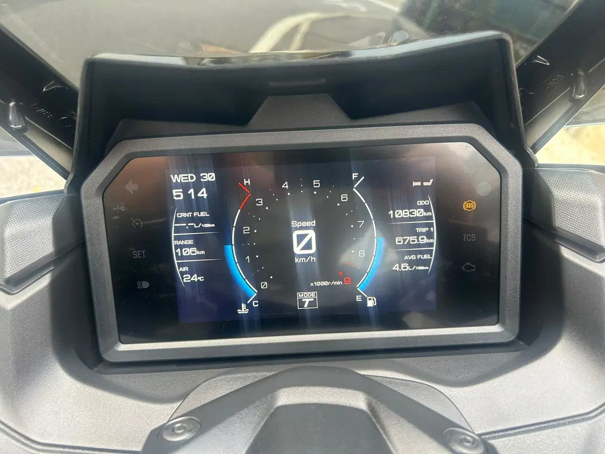 Yamaha T-Max 560 Tech Max (2022 - 24) (5)