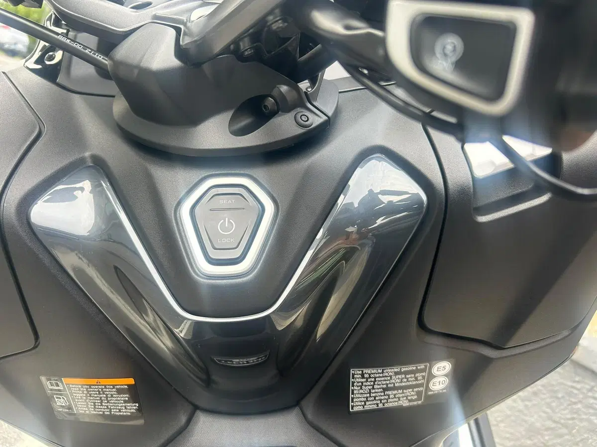 Yamaha T-Max 560 Tech Max (2022 - 24) (7)