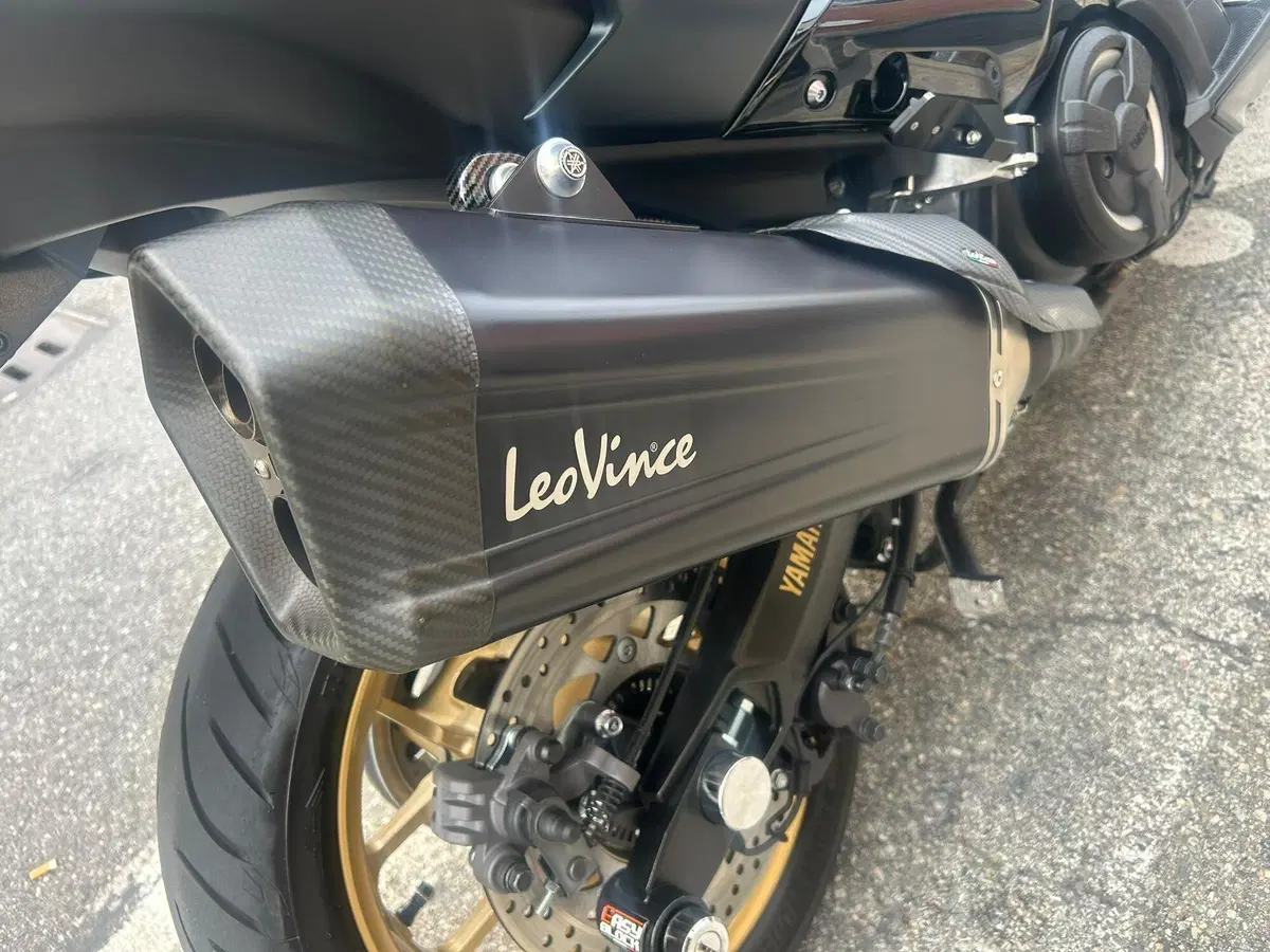Yamaha T-Max 560 Tech Max (2022 - 24) (9)