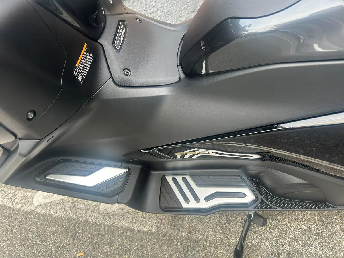 Yamaha T-Max 560 Tech Max (2022 - 24) (11)