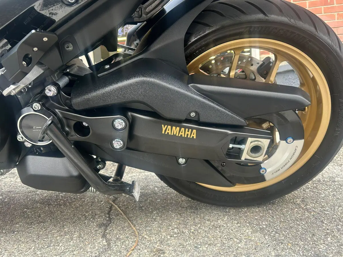 Yamaha T-Max 560 Tech Max (2022 - 24) (13)