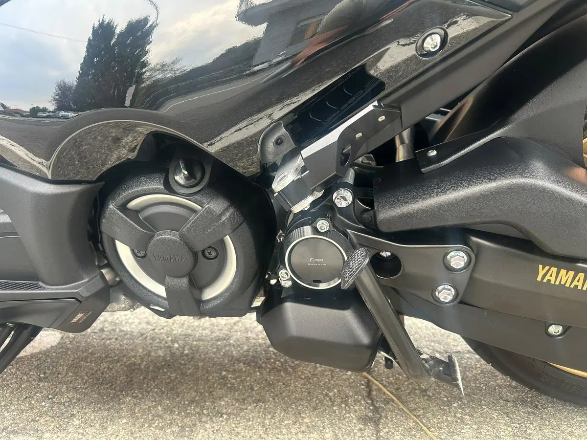 Yamaha T-Max 560 Tech Max (2022 - 24) (15)