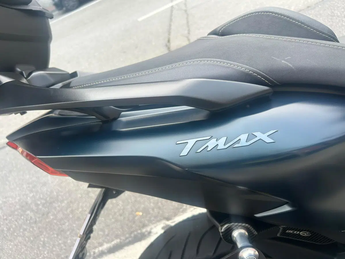 Yamaha T-Max 560 Tech Max (2022 - 24) (17)