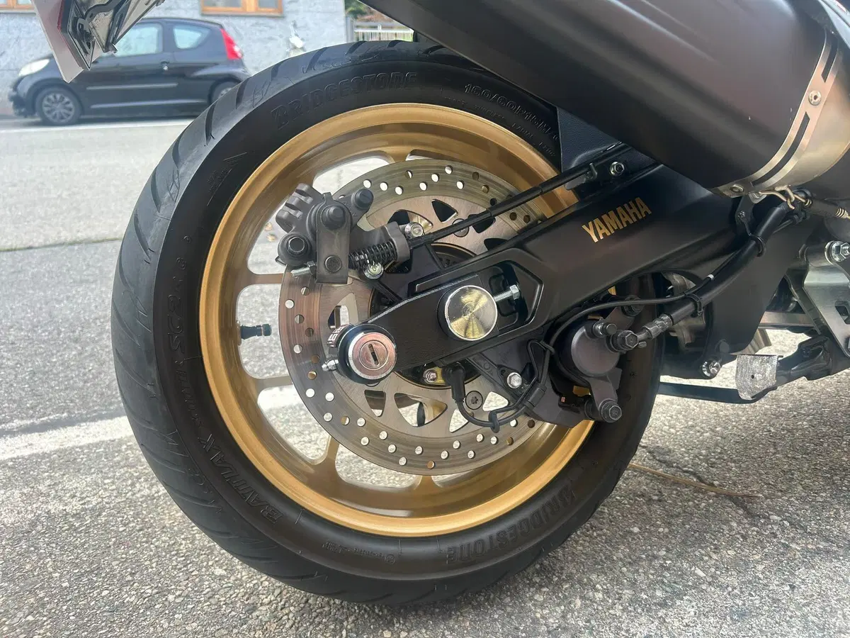 Yamaha T-Max 560 Tech Max (2022 - 24) (19)