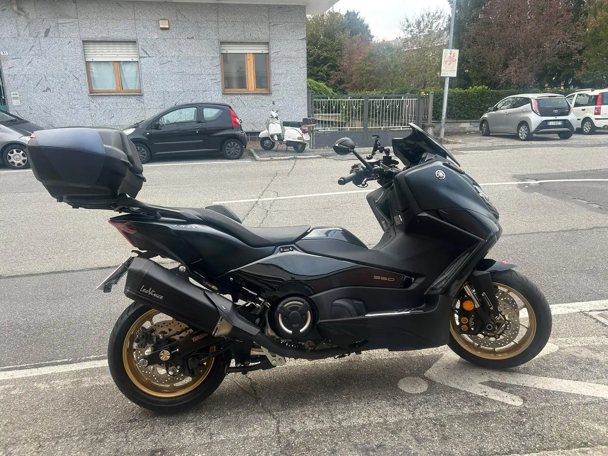 Yamaha T-Max 560 Tech Max (2022 - 24) (20)