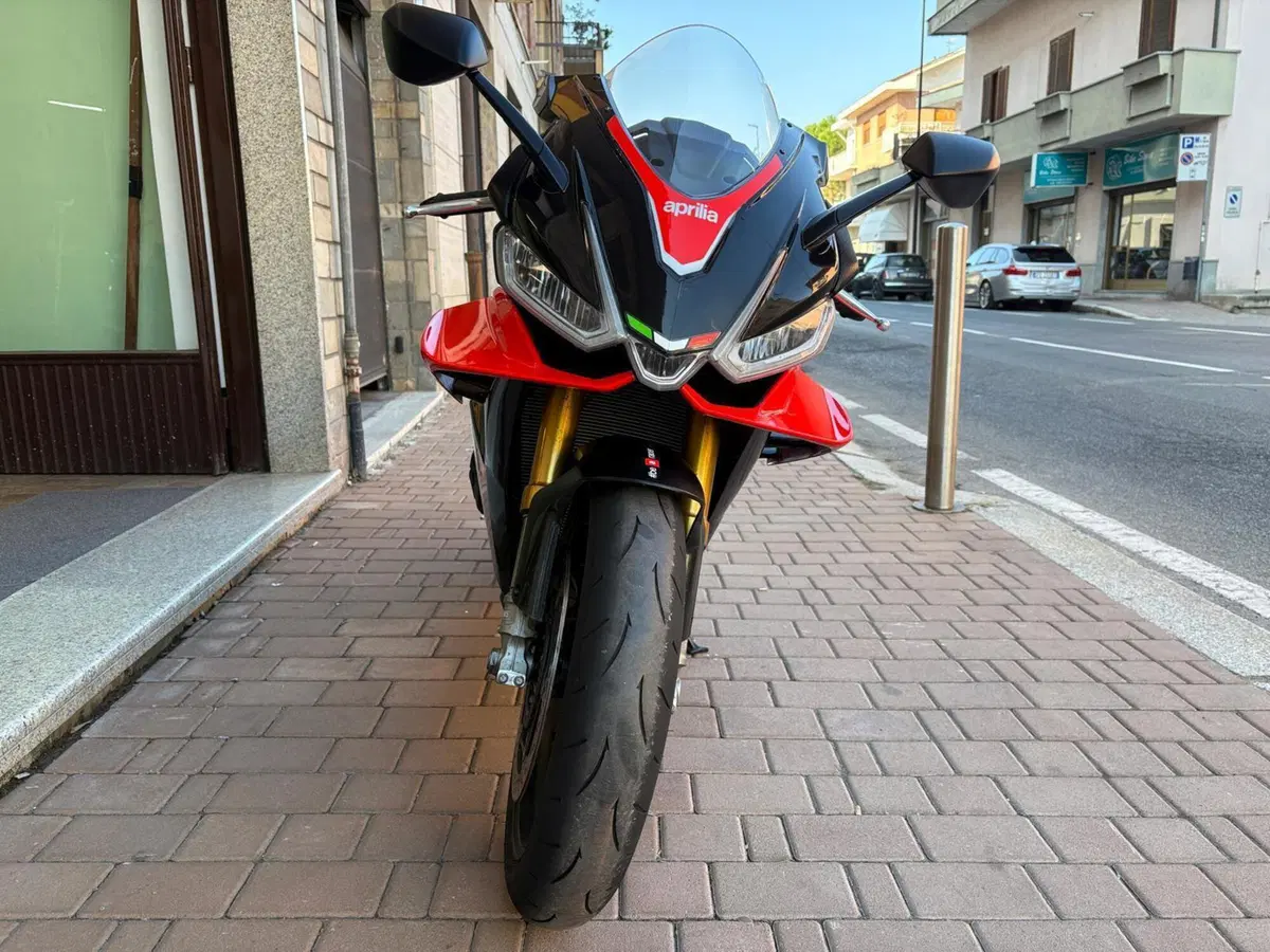 Aprilia RSV4 1100 Factory (2021 - 24) (5)