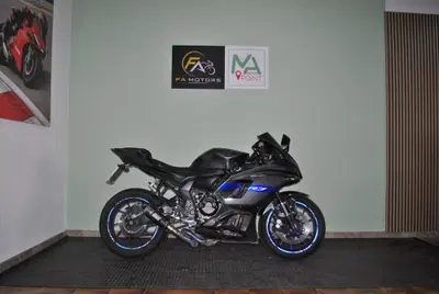 Yamaha YZF R7 (2021 - 25) usata