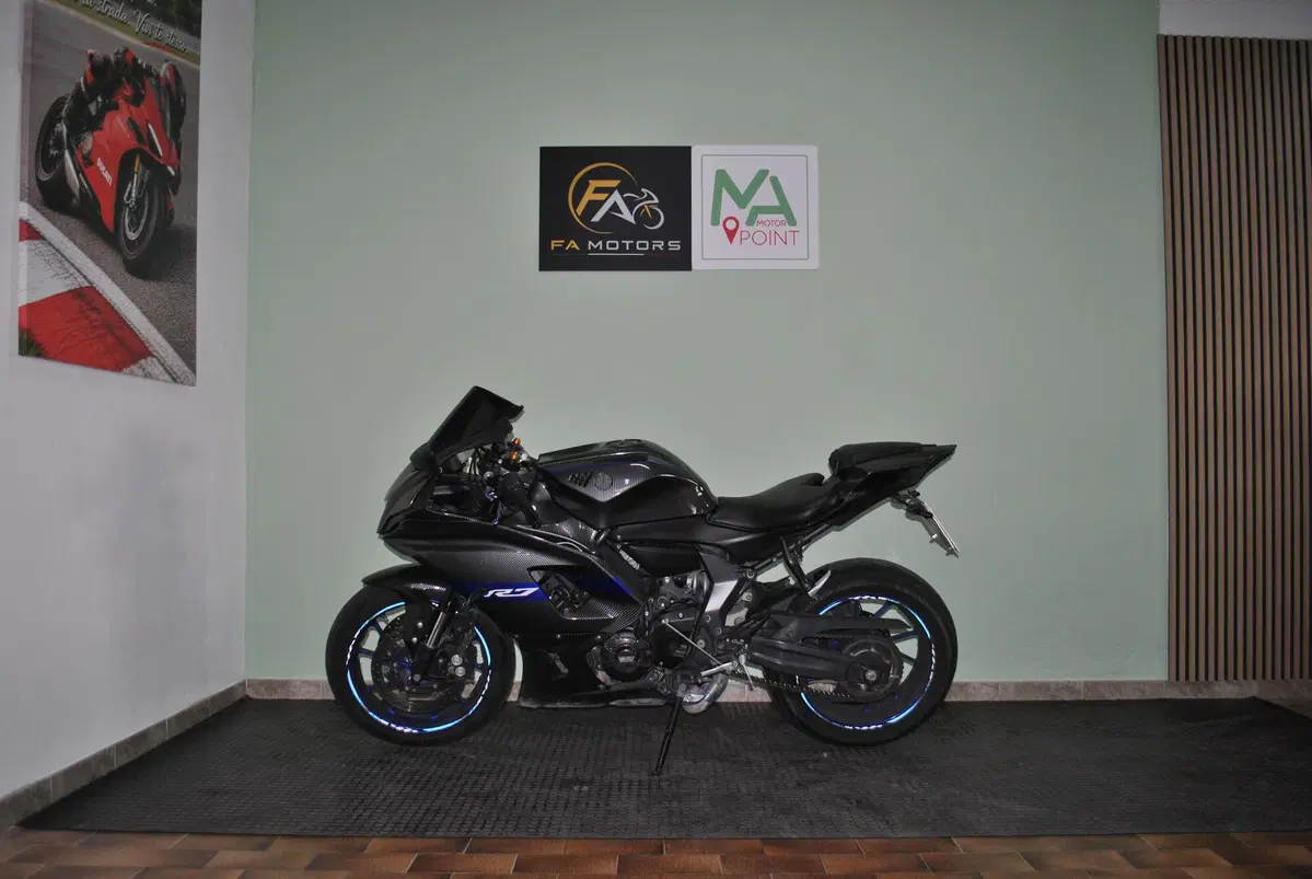 Yamaha YZF R7 (2021 - 25) (4)
