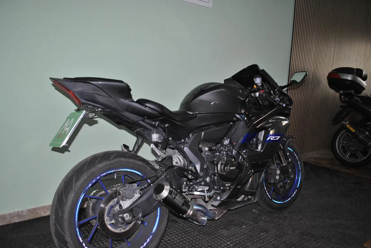 Yamaha YZF R7 (2021 - 25) (6)