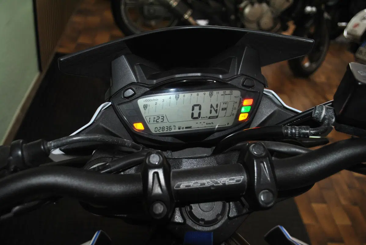 Suzuki GSX S 750 Yugen (2018 - 20) (5)