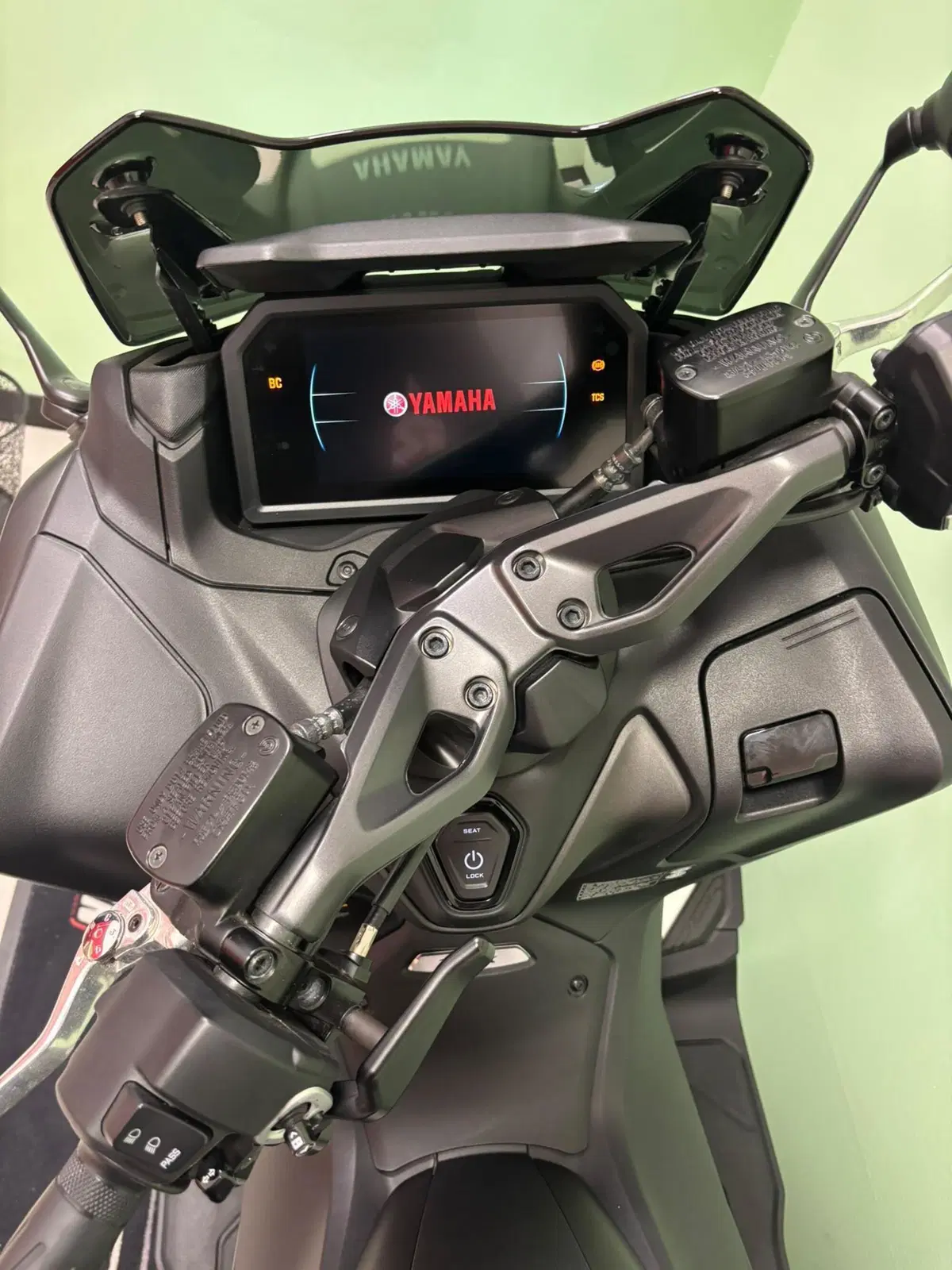 Yamaha T-Max 560 (2025 - 26) (4)