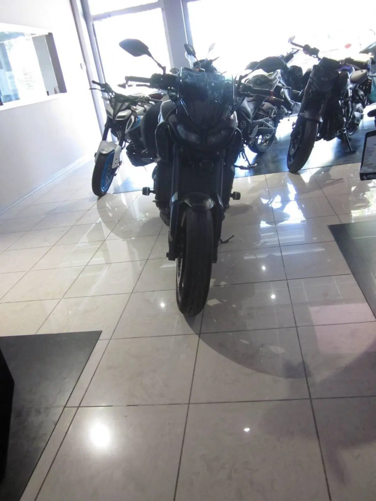 Yamaha MT-09 (2017 - 20) (2)
