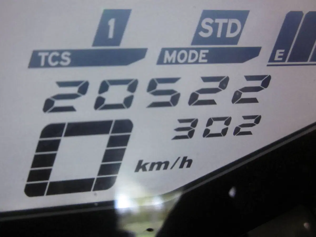 Yamaha MT-09 (2017 - 20) (4)