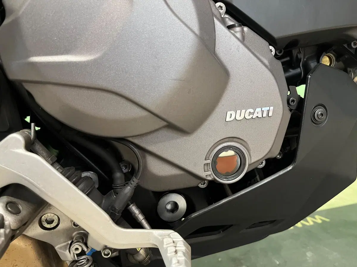Ducati Multistrada V2 (2022 - 24) (15)