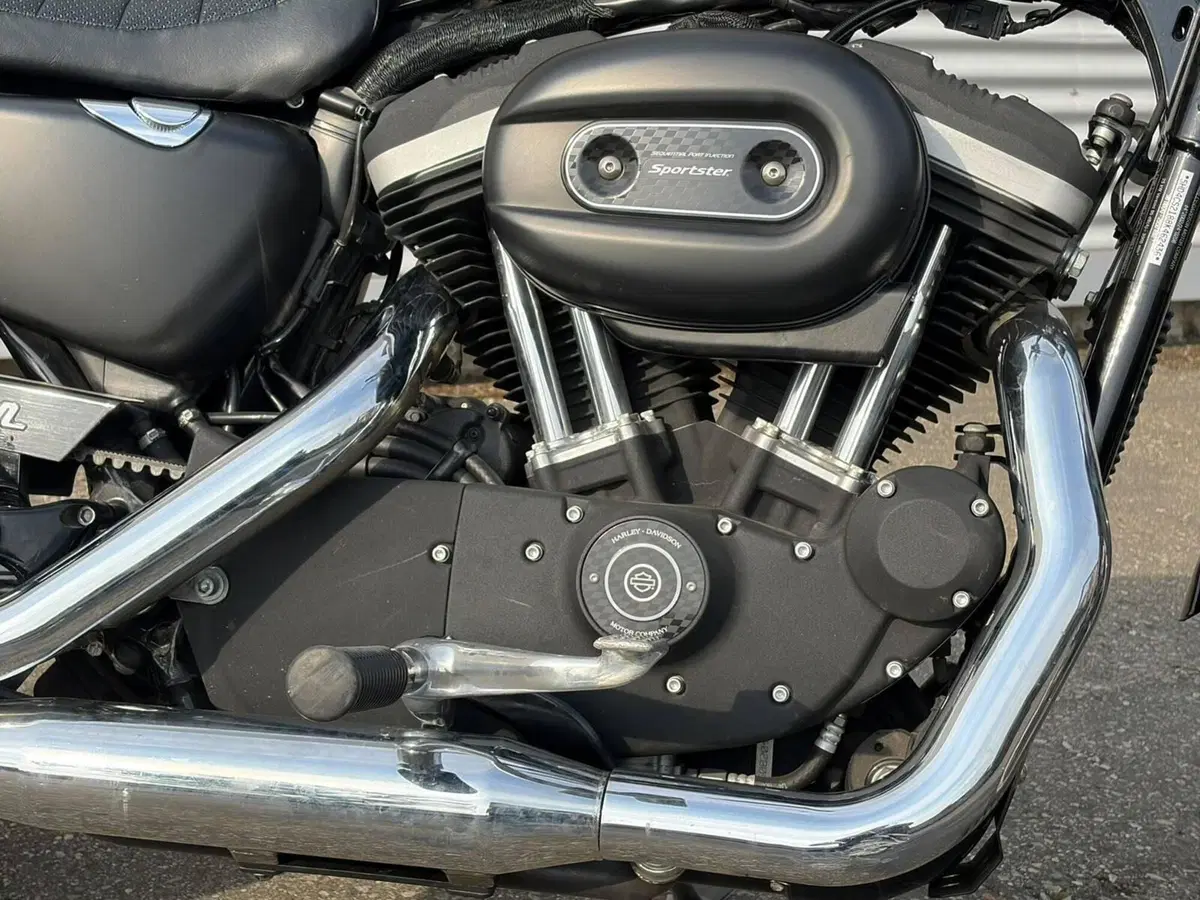 Harley-Davidson 883 R (2008 - 16) - XL 883R (4)