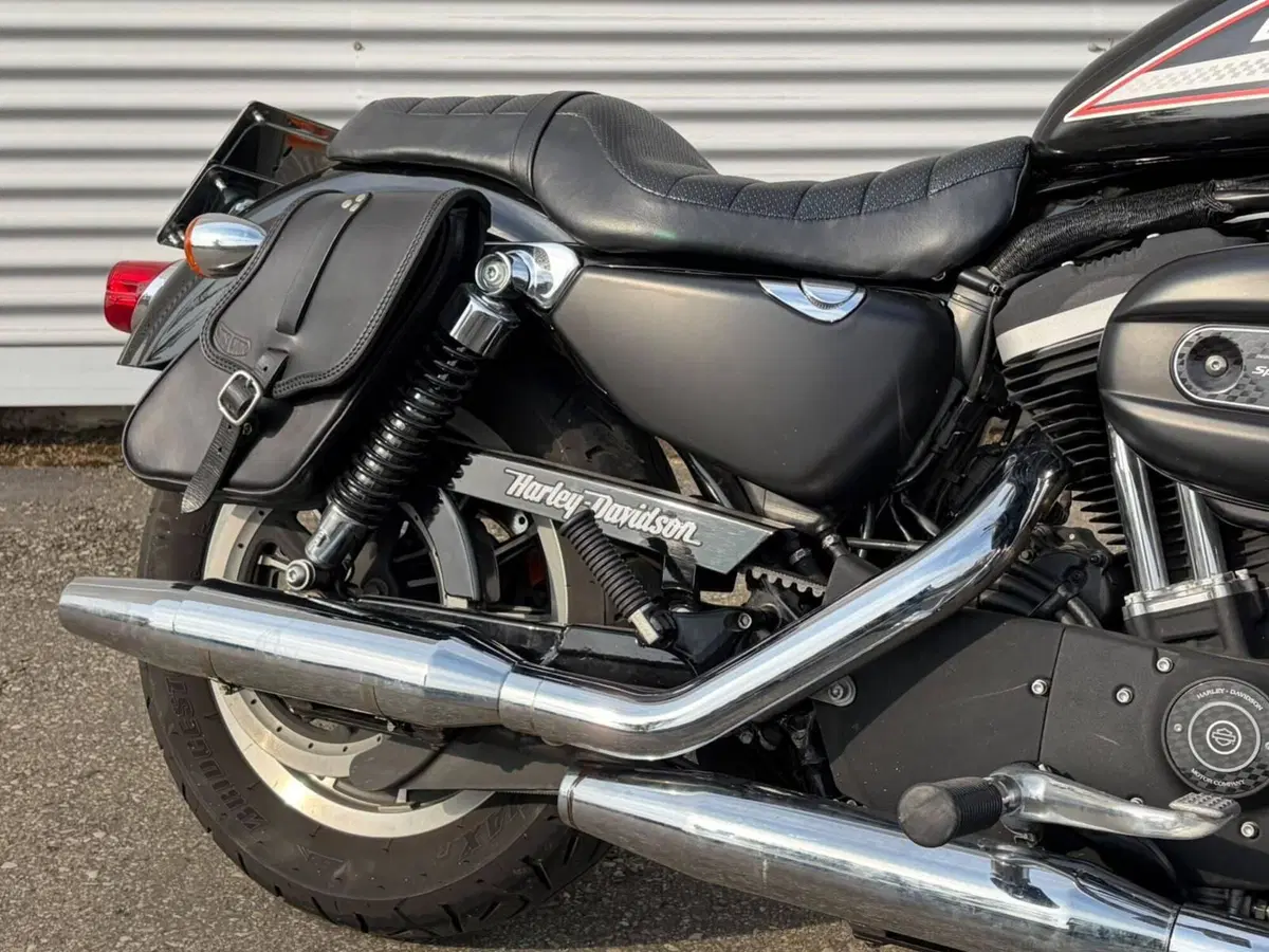 Harley-Davidson 883 R (2008 - 16) - XL 883R (5)