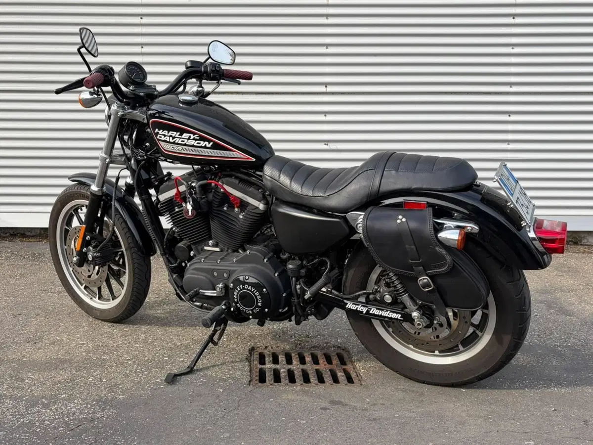 Harley-Davidson 883 R (2008 - 16) - XL 883R (2)