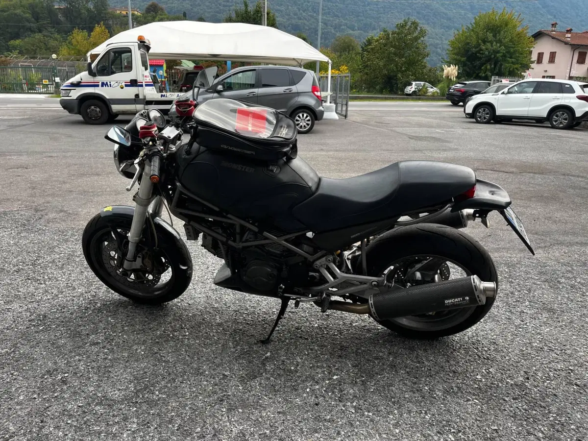 Ducati monster 900S