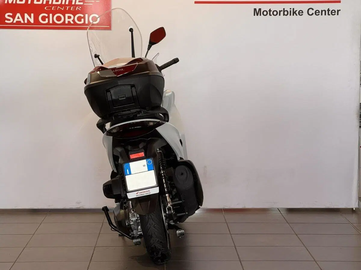 Honda SH 350i Sport (2025 - 26) (4)