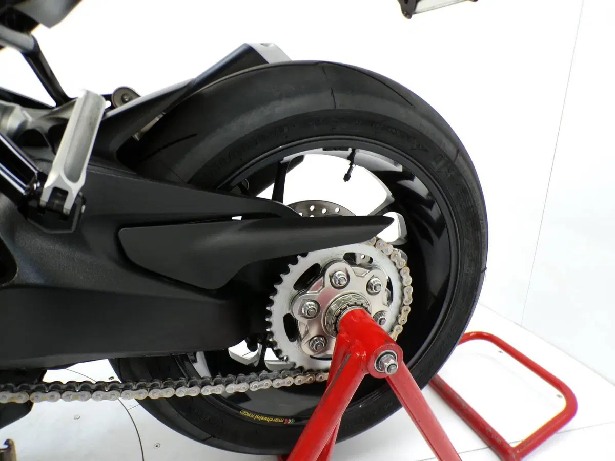 Ducati Monster 1200 R (2016 - 19) (11)