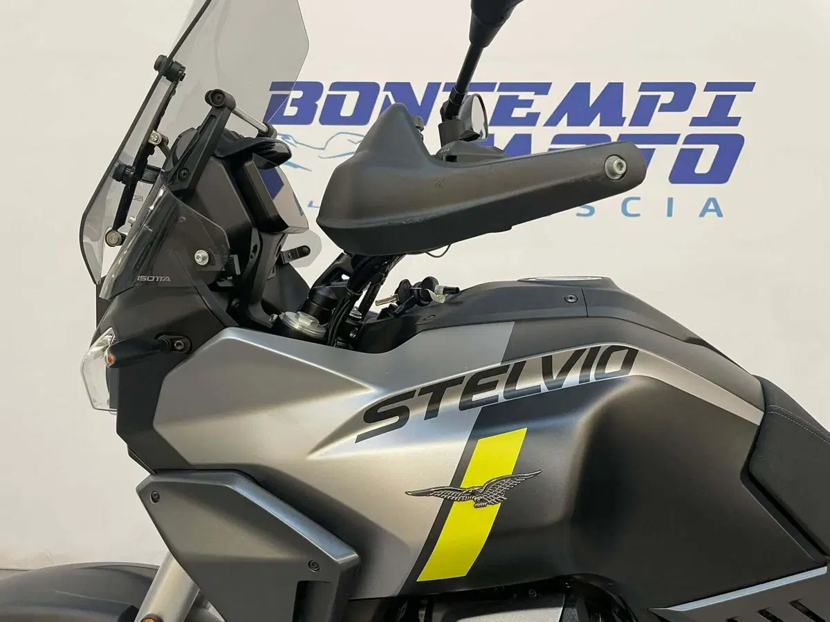 Moto Guzzi Stelvio (2024 - 26) (7)