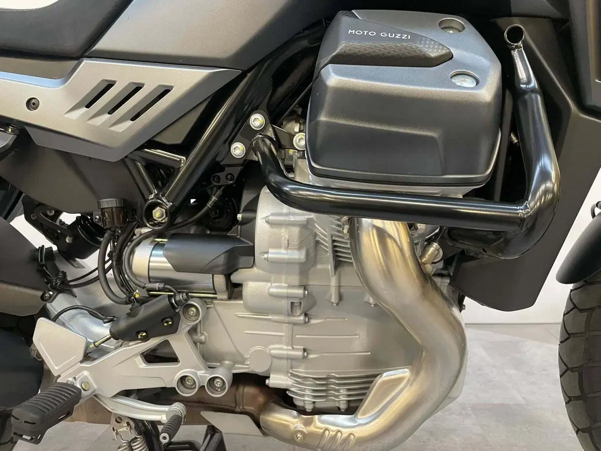 Moto Guzzi Stelvio (2024 - 26) (9)