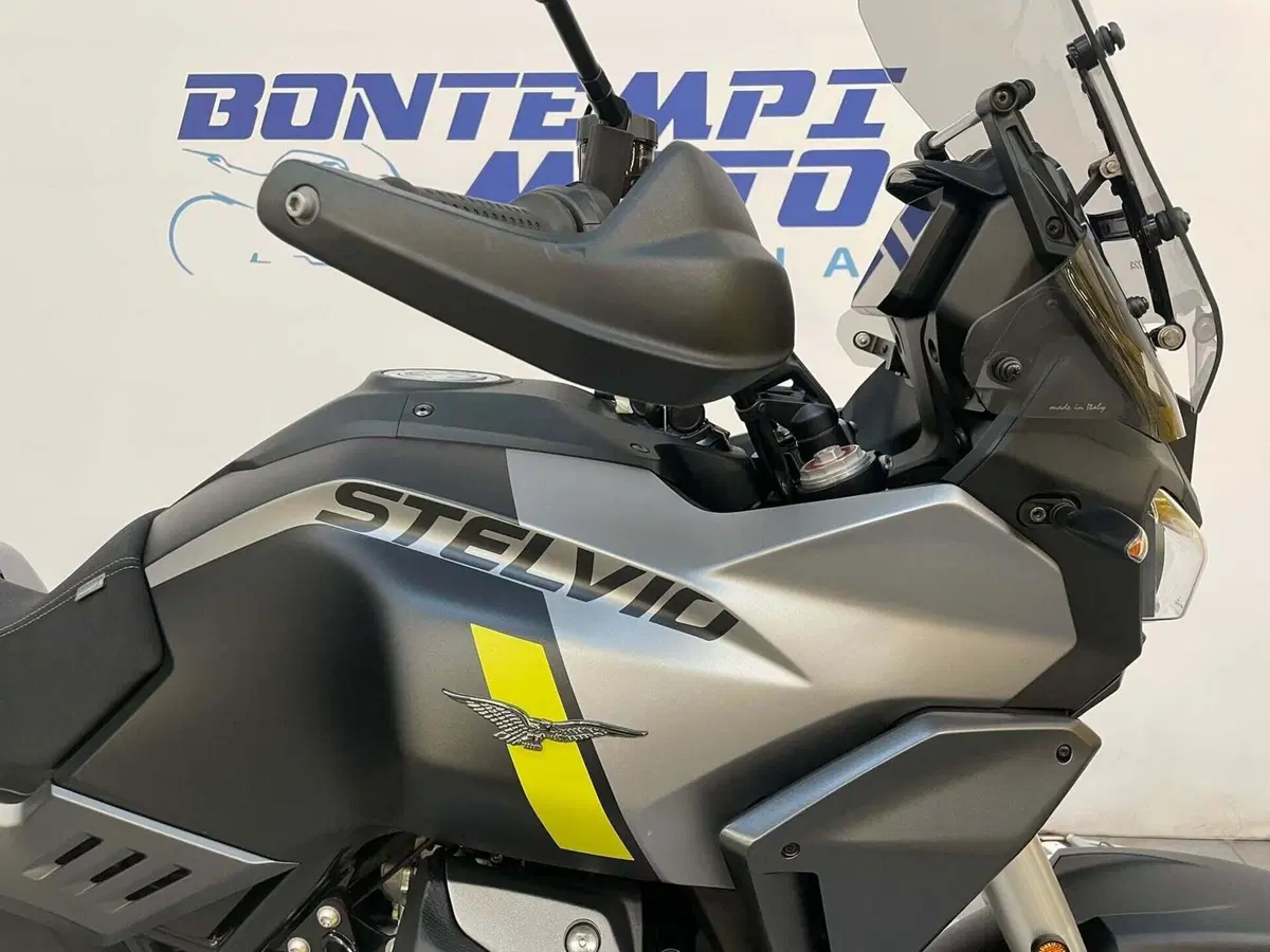 Moto Guzzi Stelvio (2024 - 26) (12)