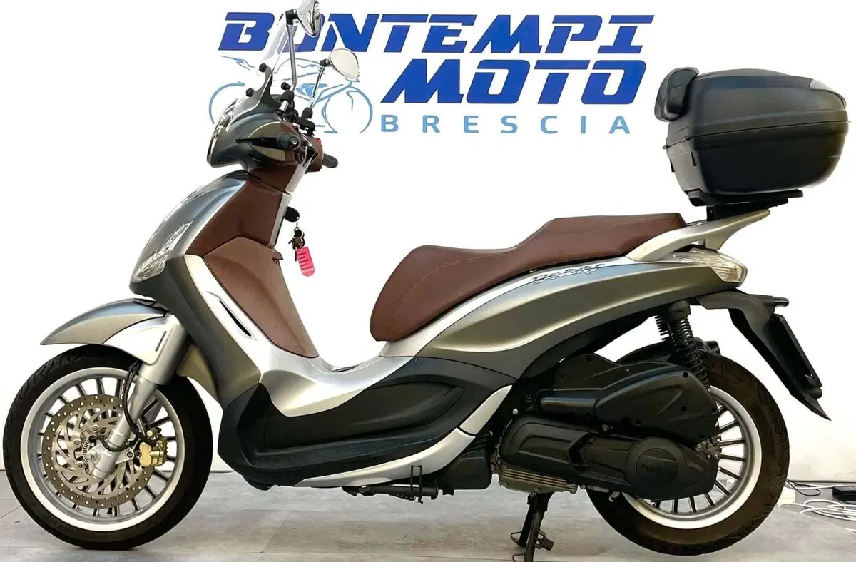 Piaggio Beverly 300 i.e. ABS-ASR (2016 - 20) (2)