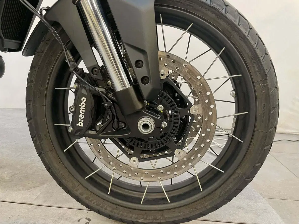 Piaggio Beverly 300 i.e. ABS-ASR (2016 - 20) (4)