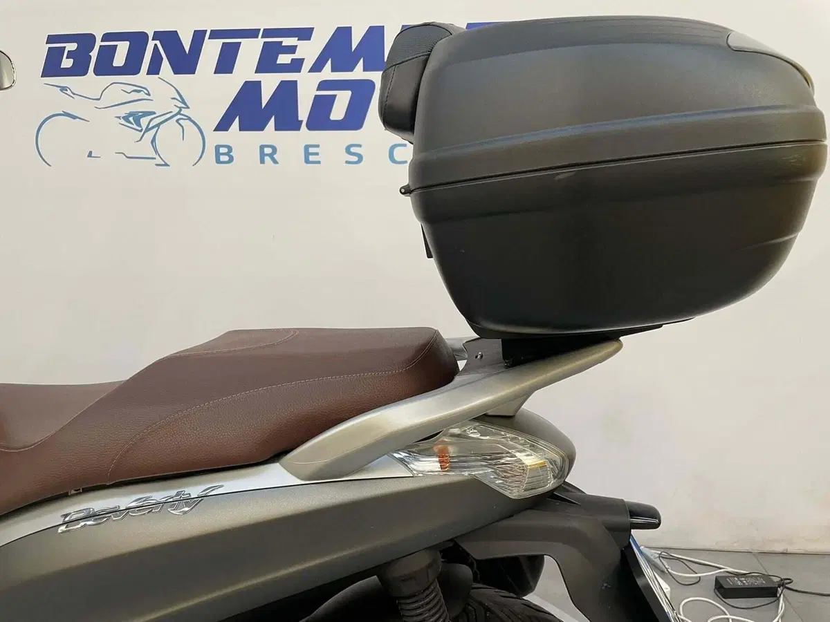 Piaggio Beverly 300 i.e. ABS-ASR (2016 - 20) (5)
