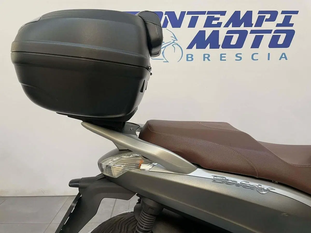 Piaggio Beverly 300 i.e. ABS-ASR (2016 - 20) (15)
