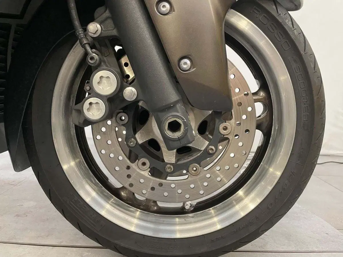 Yamaha T-Max 500 White Max (2010 - 11) (6)