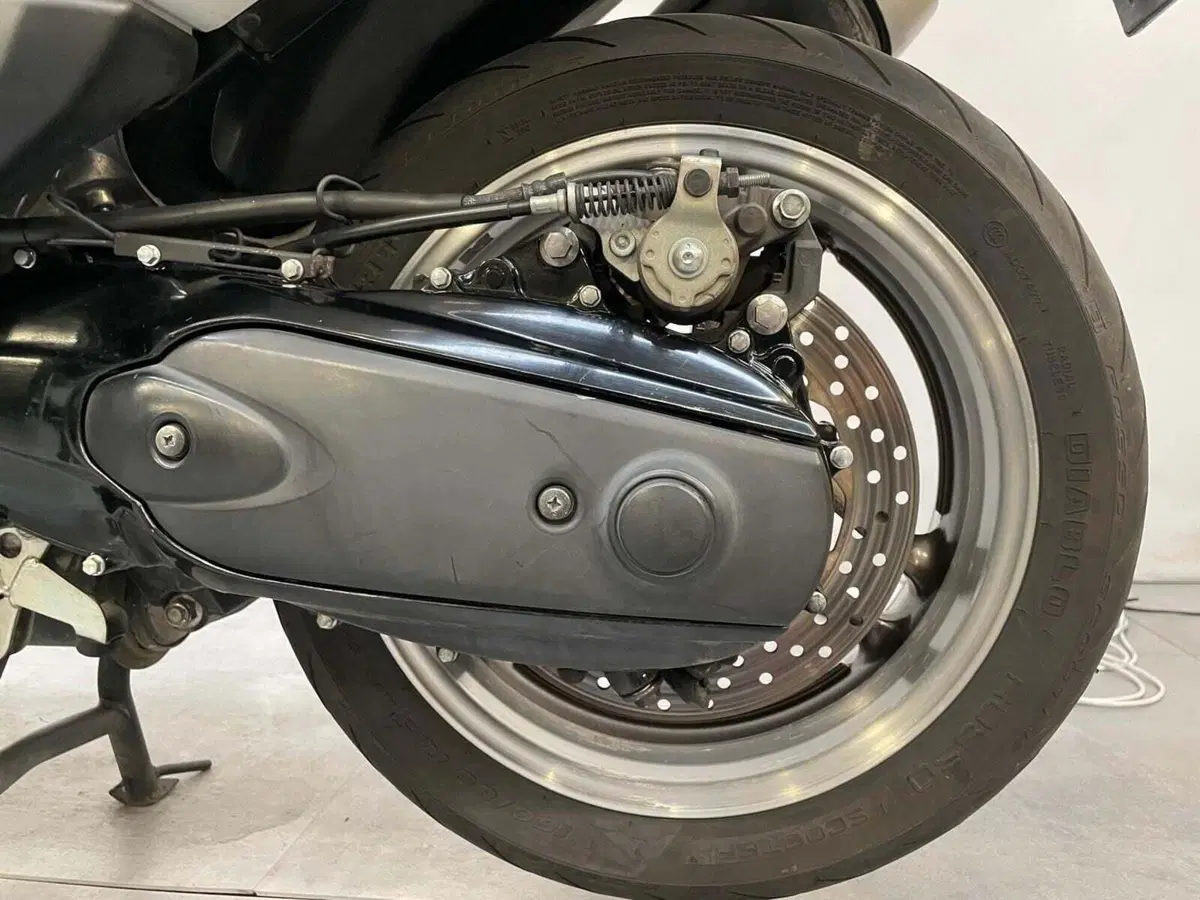 Yamaha T-Max 500 White Max (2010 - 11) (12)