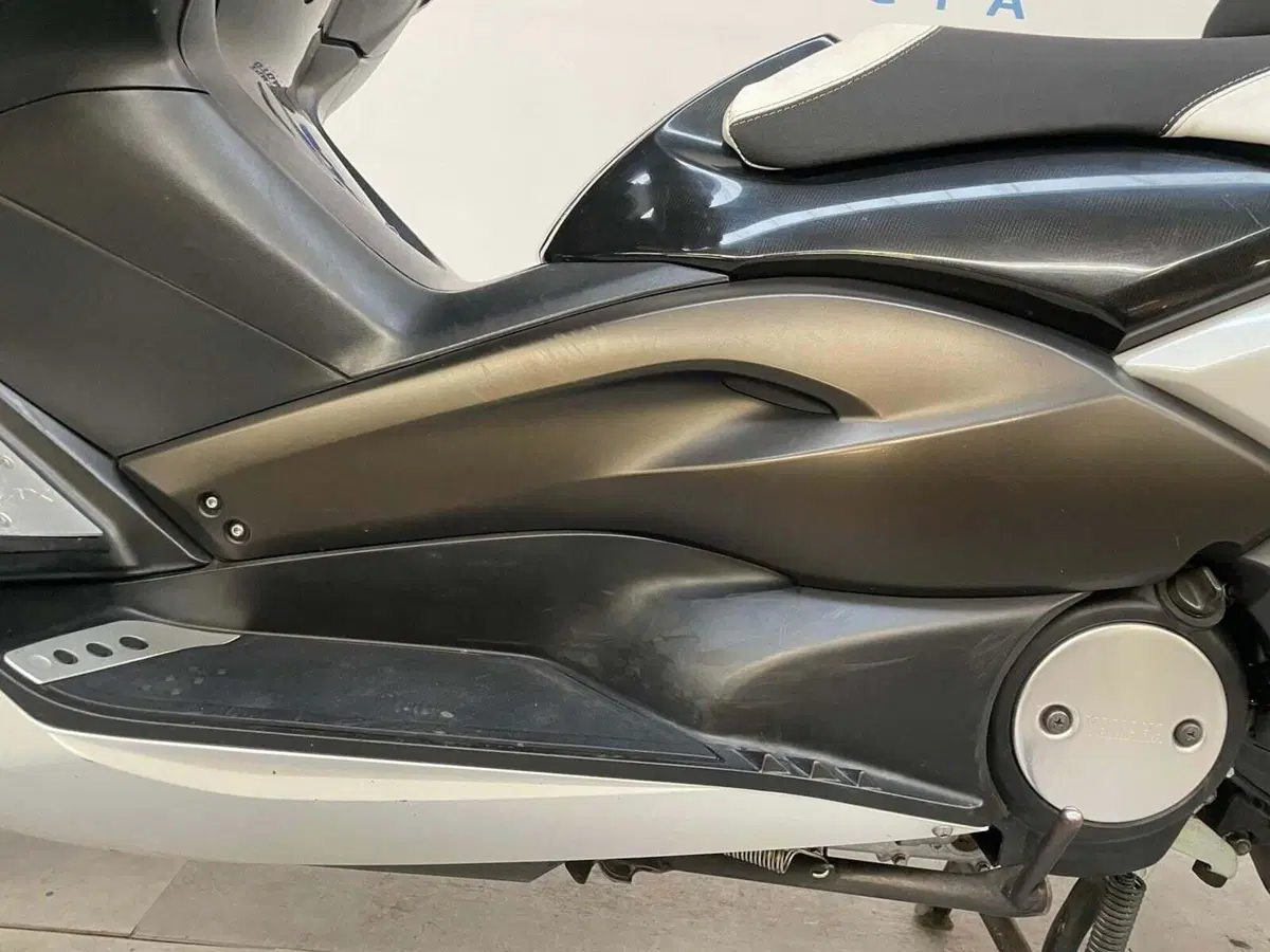 Yamaha T-Max 500 White Max (2010 - 11) (13)