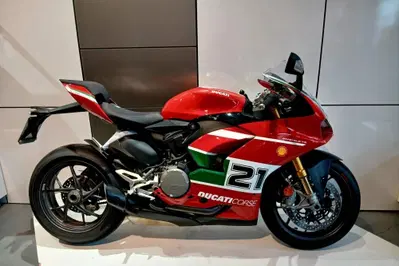 Ducati Panigale V2 Bayliss 1st Championship 20th Anniversary (2021 - 24) usata