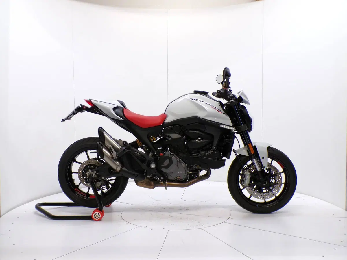 Ducati Monster 937 + (2021 - 25)
