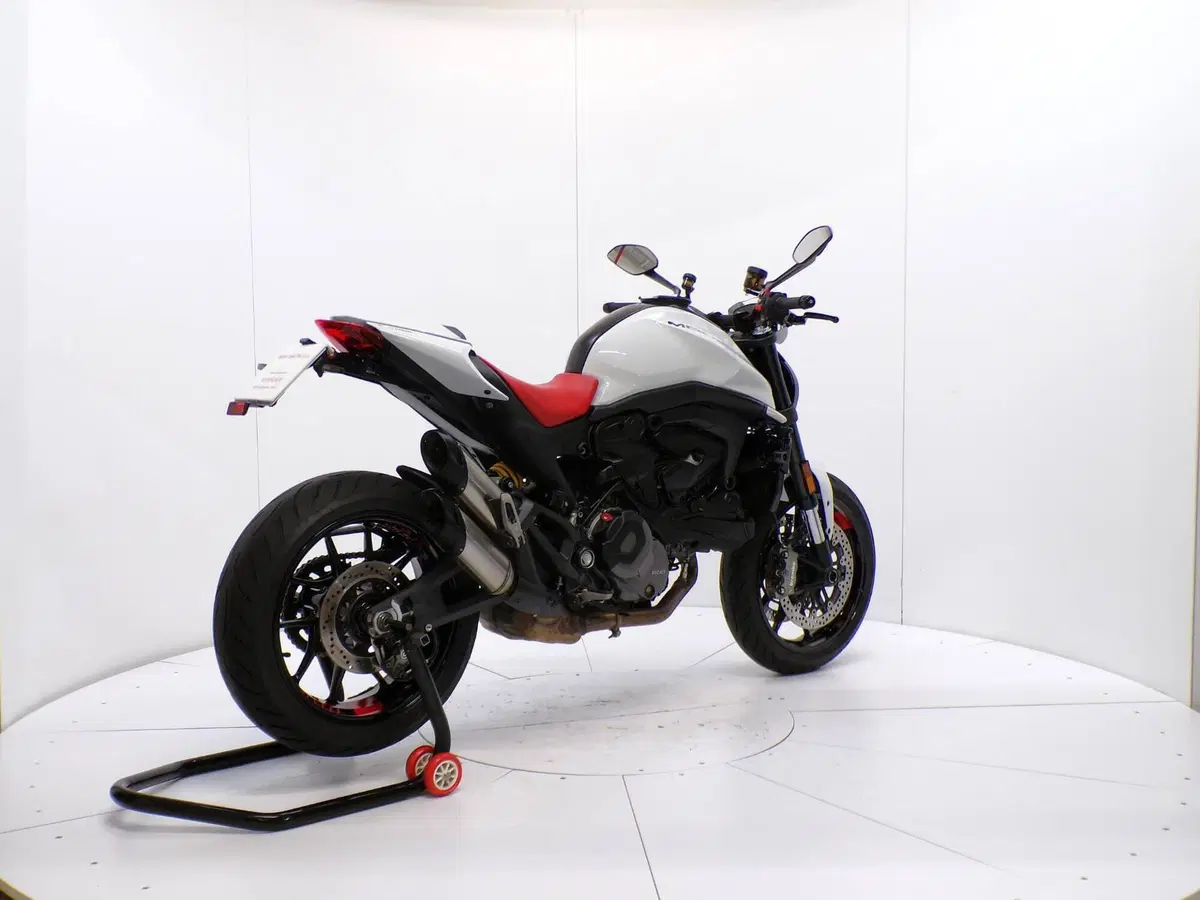 Ducati Monster 937 + (2021 - 25) (6)