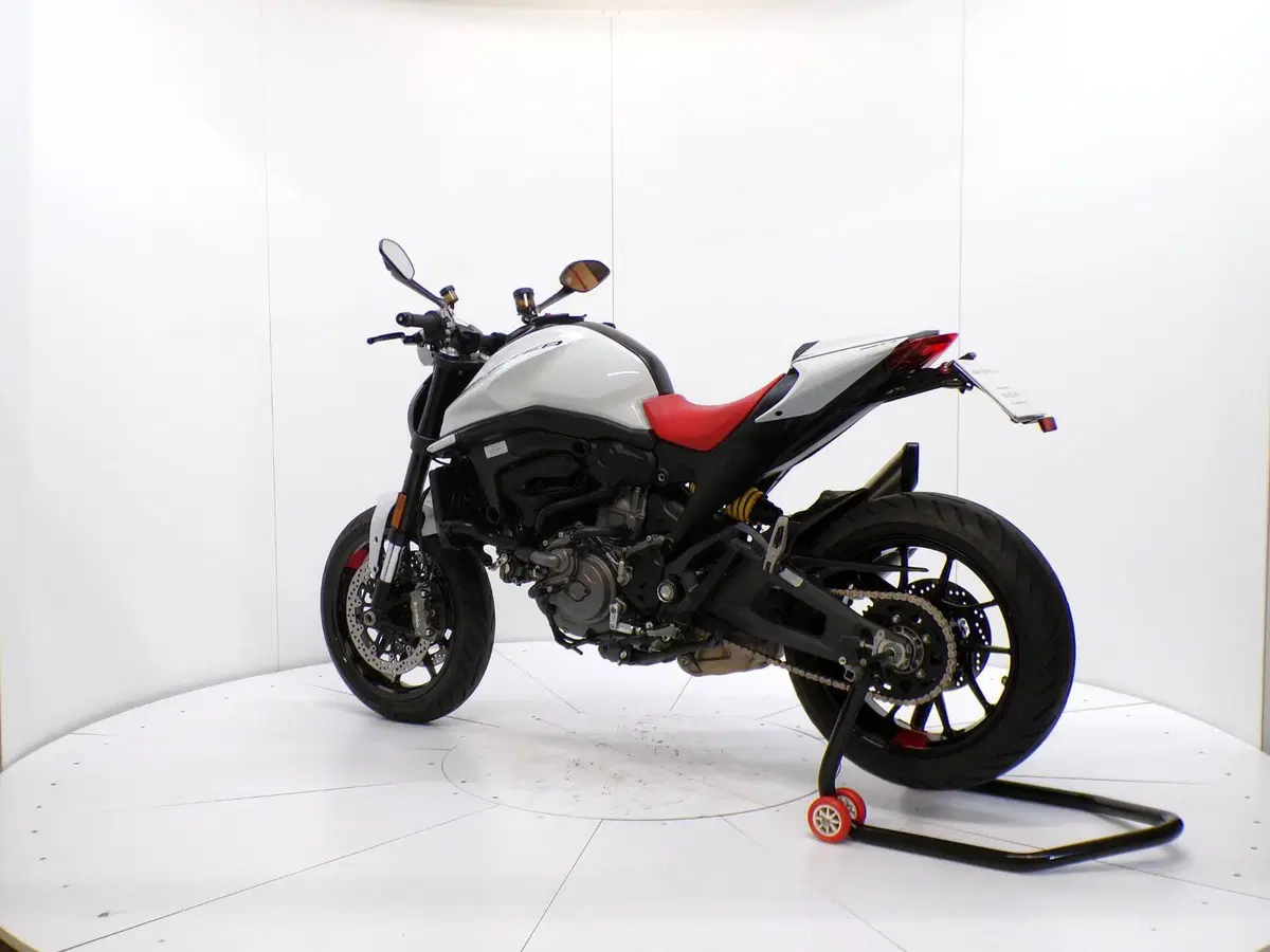 Ducati Monster 937 + (2021 - 25) (5)