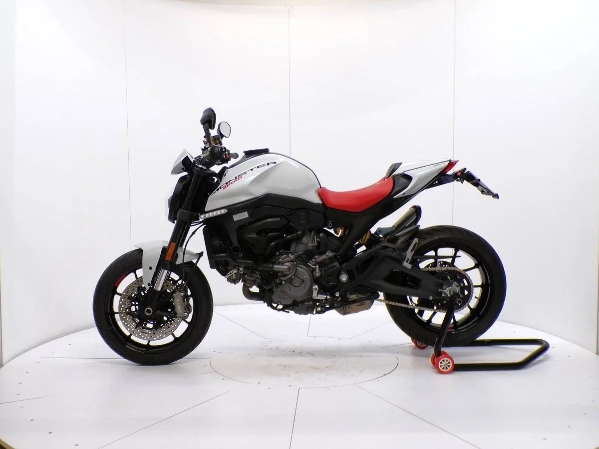 Ducati Monster 937 + (2021 - 25) (4)