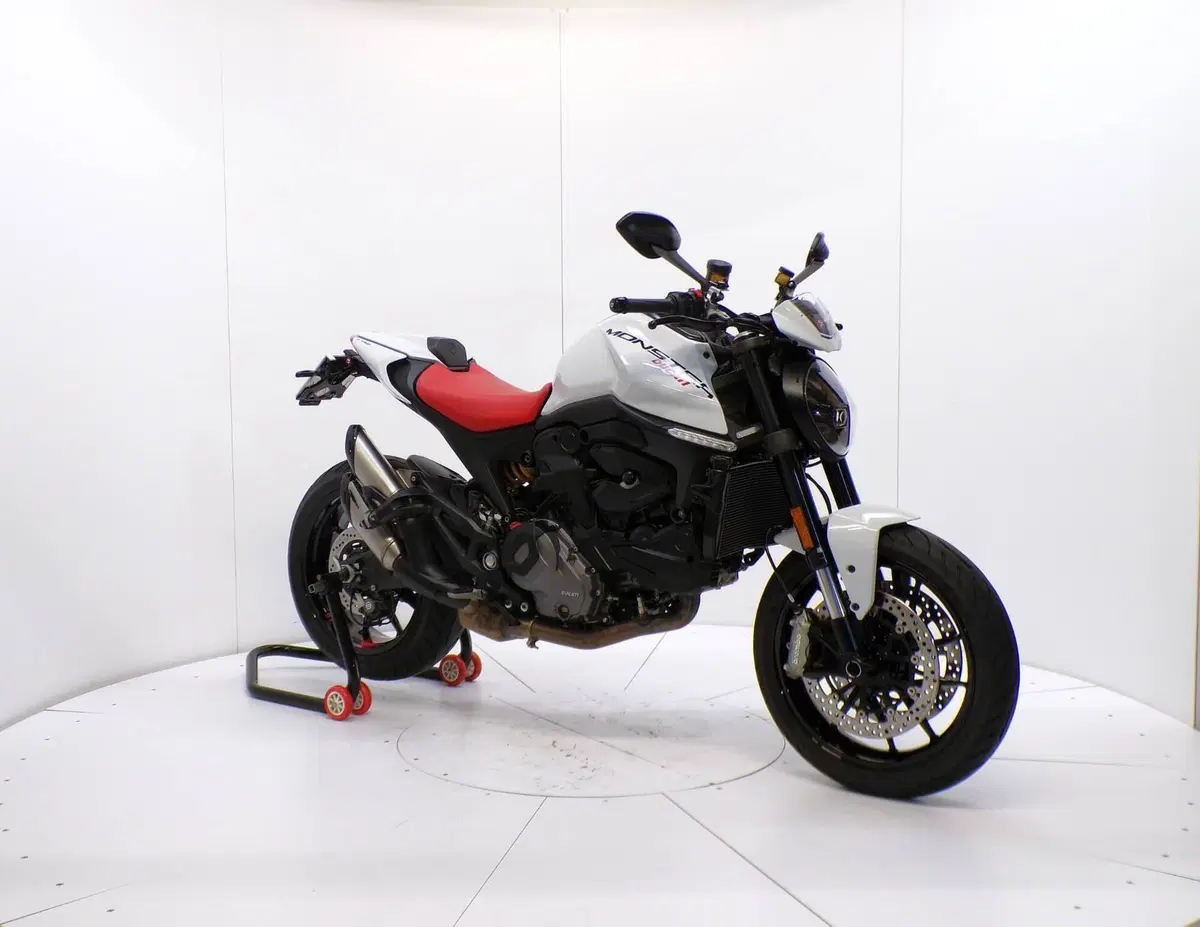 Ducati Monster 937 + (2021 - 25) (2)