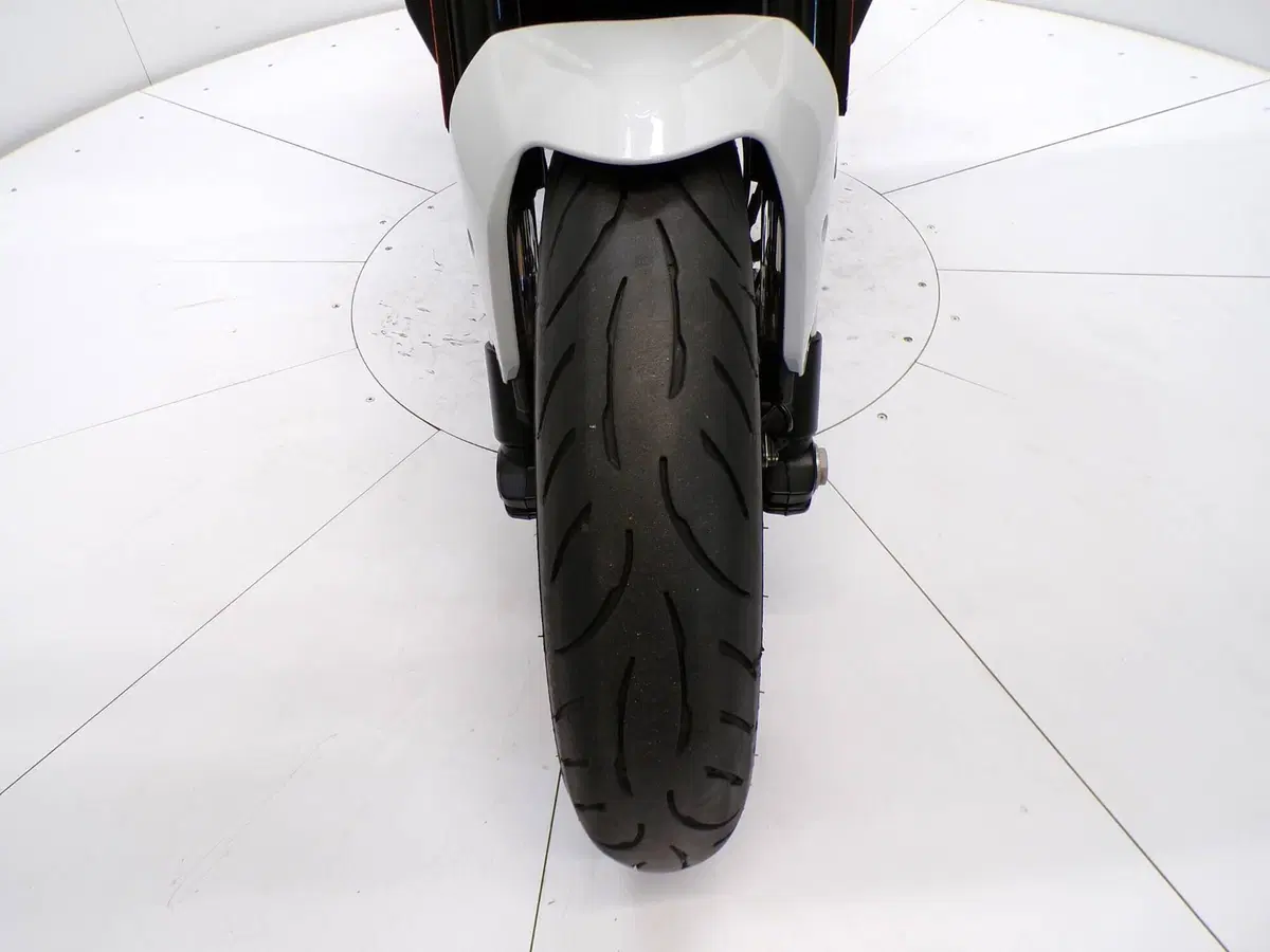 Ducati Monster 937 + (2021 - 25) (9)