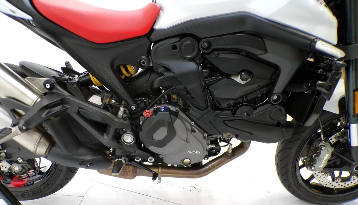 Ducati Monster 937 + (2021 - 25) (8)