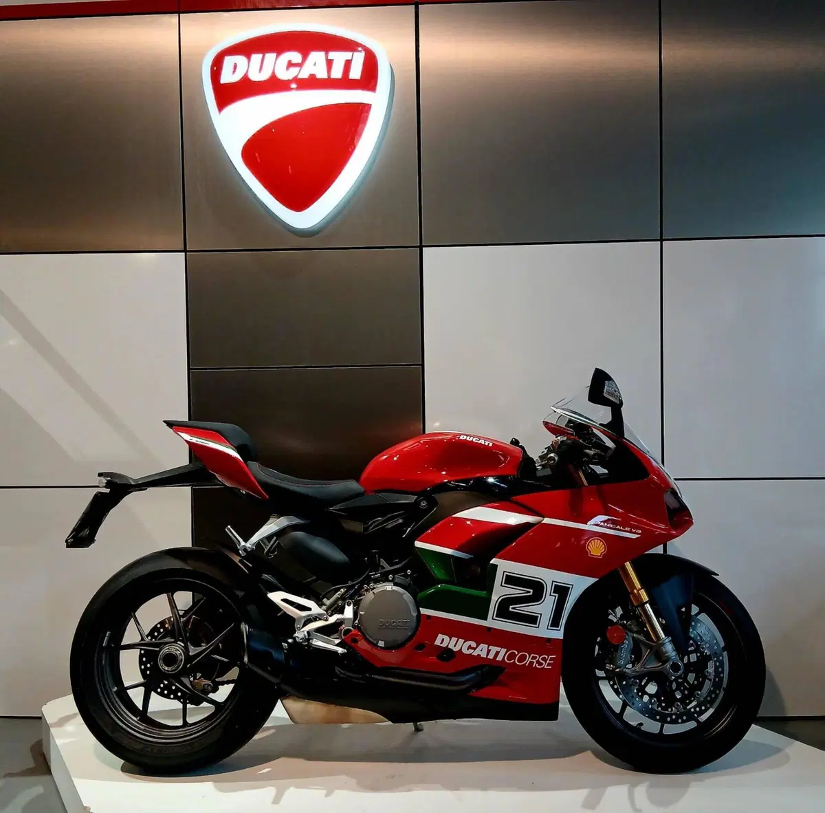 Ducati Panigale V2 Bayliss 1st Championship 20th Anniversary (2021 - 24) (2)