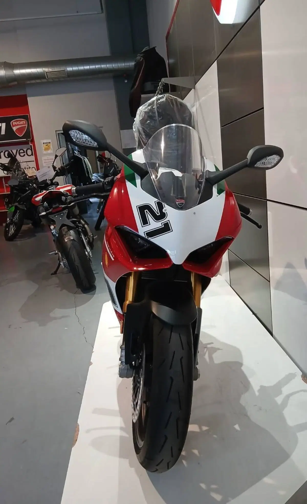 Ducati Panigale V2 Bayliss 1st Championship 20th Anniversary (2021 - 24) (6)