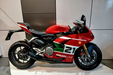 Ducati Panigale V2 Bayliss 1st Championship 20th Anniversary (2021 - 24) usata