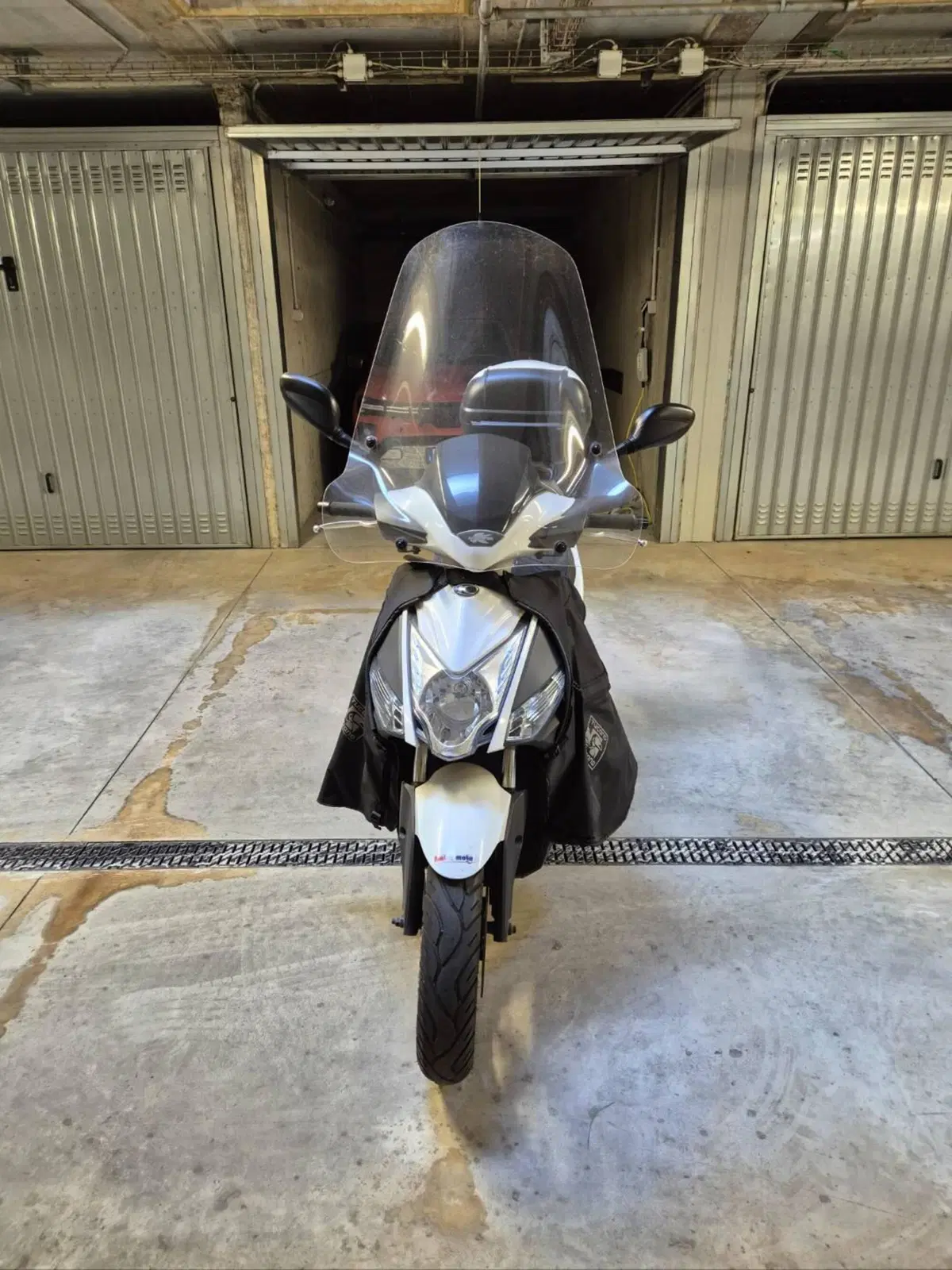 Kymco Agility 200i R16 (2008 - 16) (3)