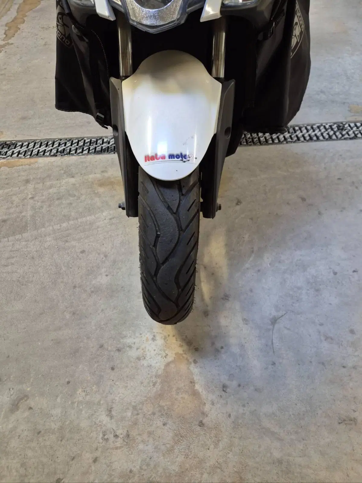 Kymco Agility 200i R16 (2008 - 16) (4)
