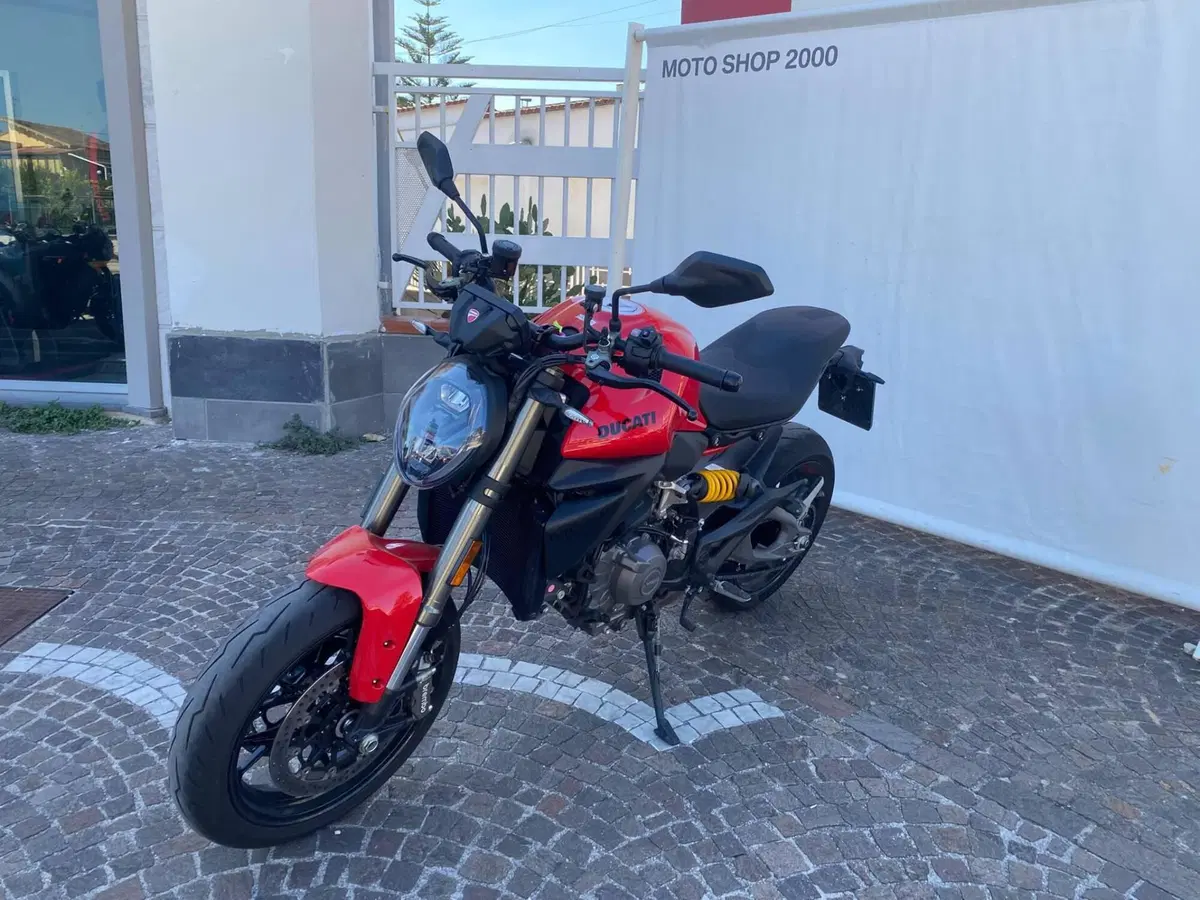 Ducati Monster 890 (2026)
